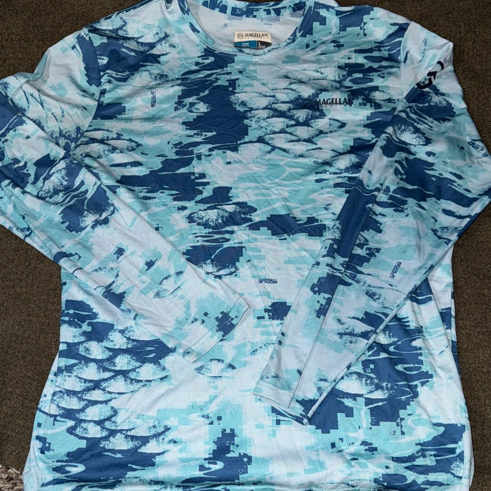 Magellan Outdoors Blue and White Camo Long Sleeve Shirt